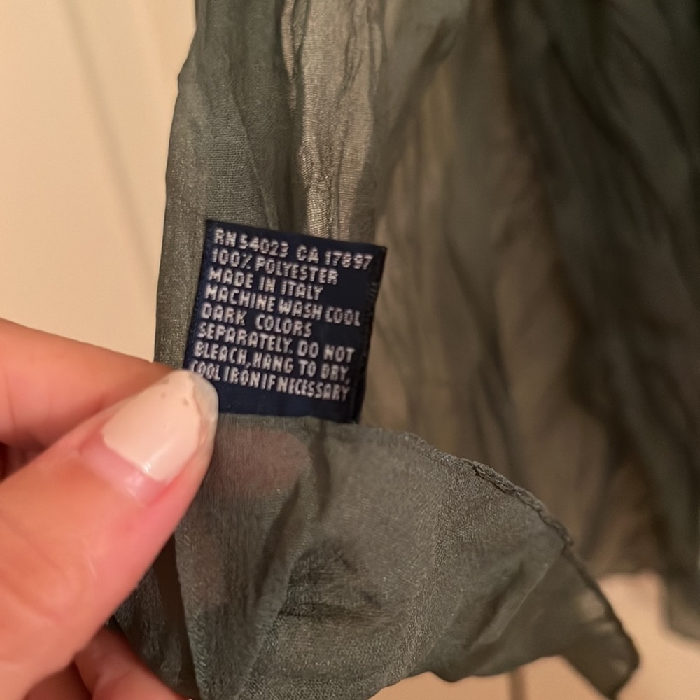 GAP olive green crinkle scarf - Picture 6 of 7